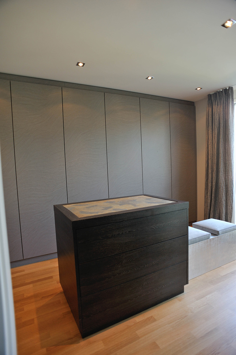Dressing d'appartement, design intérieur, Cologny, Genève